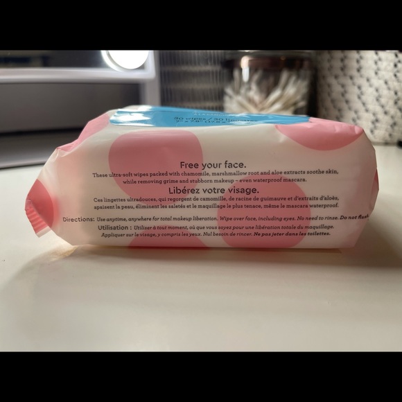Bliss Makeup Remover Wipes - Picture 2 of 2